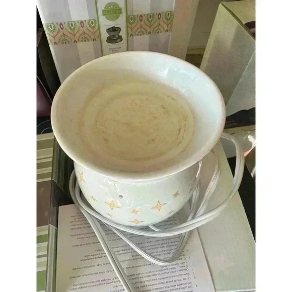 Scentsy Over the Moon Nursery Rhyme Warmer - Picture 3 of 3